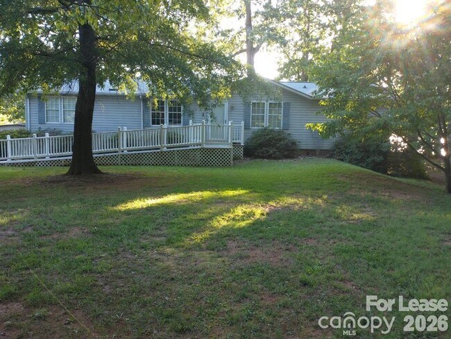 Building Photo - 447 Kemp Rd