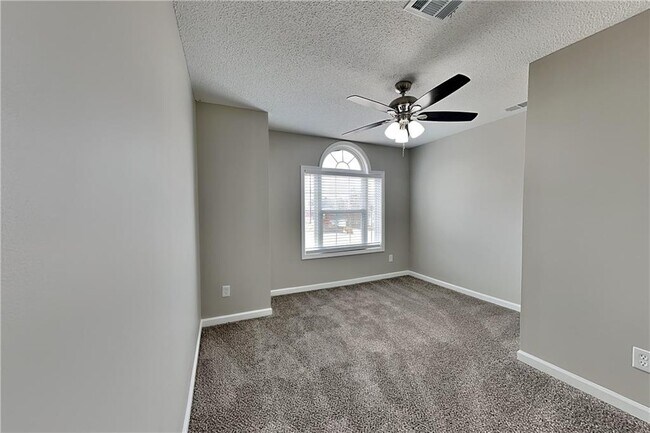 Building Photo - 33 Ashland Cir