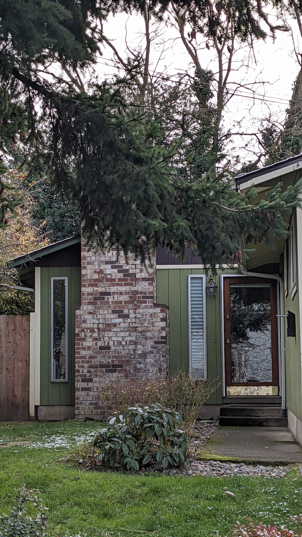 Building Photo - 1524 NE Junior St