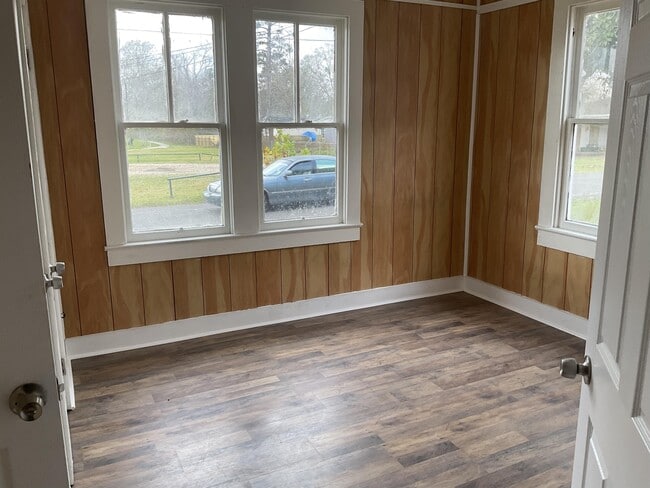 Building Photo - 4305 Byron Ave