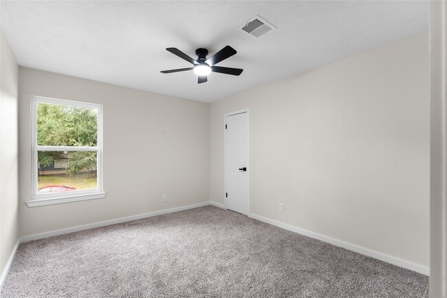 Building Photo - 28814 Enchanted Dr