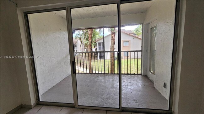 Building Photo - 9277 SW 138th Pl