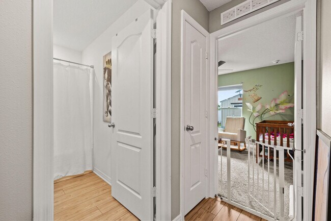 Building Photo - 2626 SW Monterrey Ln