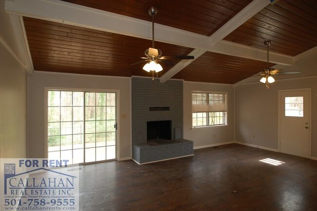 Building Photo - Benton 4 Bedroom Home Awesome Interior!!!