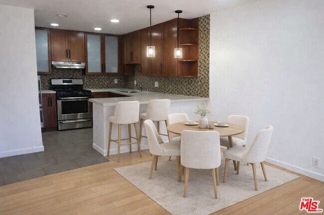 Building Photo - 4702 Fulton Ave