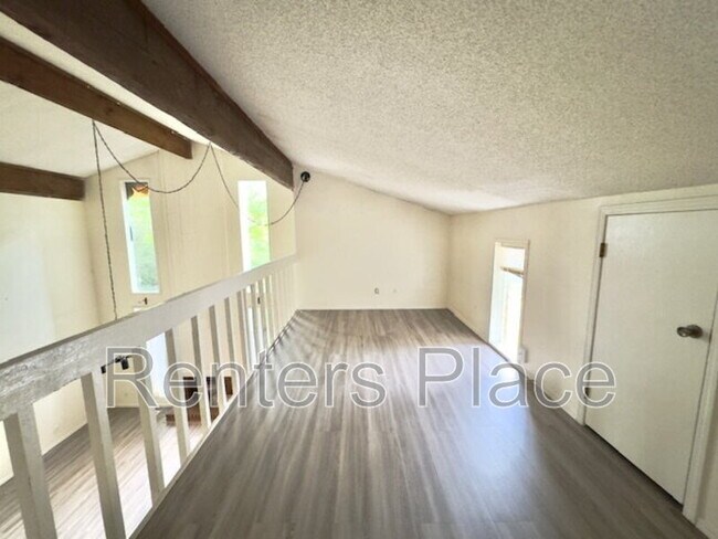 Building Photo - 6003 S Marion Ave
