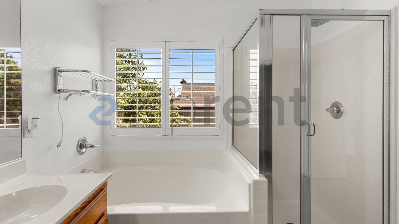 Building Photo - Unit