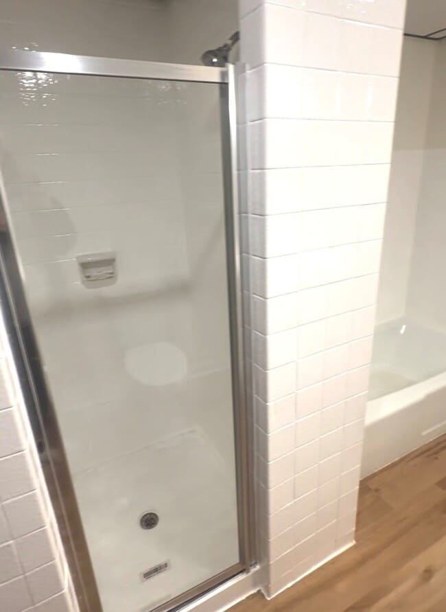 Building Photo - 609 S 5th Ave