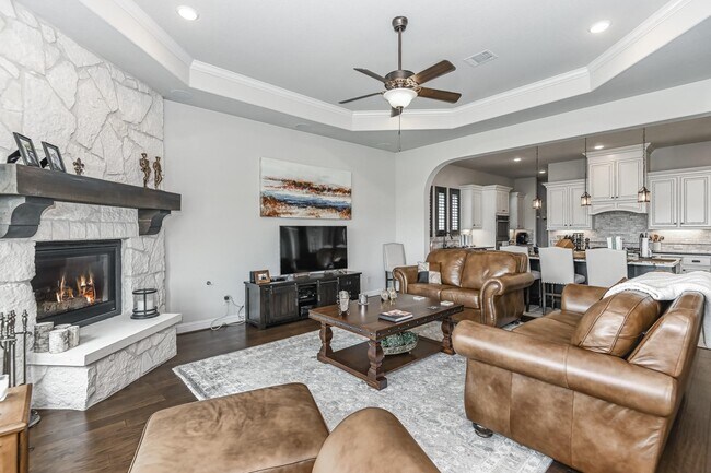 Building Photo - 6110 Meadow Bluff Ct