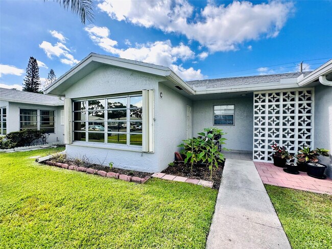 Building Photo - 14676 Canalview Dr