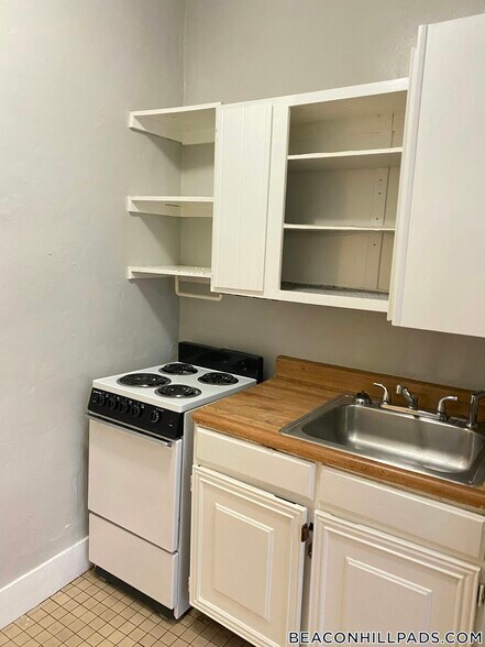 Building Photo - 40 Anderson St