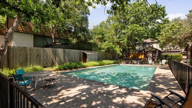 Building Photo - 7409 Shadow Hill Dr
