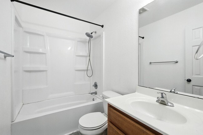 Building Photo - Beautiful Single Family Home, Sutter Woods...