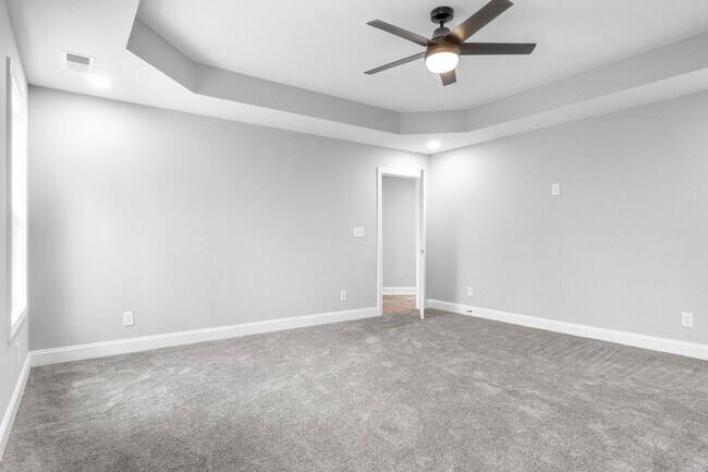 Building Photo - 4 Bedroom 3 Bath Pet Friendly Home For Rent!