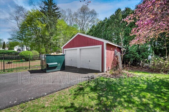 Building Photo - 14 Ridgefield St