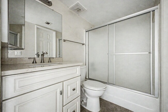 Building Photo - Condo in Cliffs Art North Mountain Community