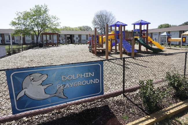 Building Photo - Hawks Landing