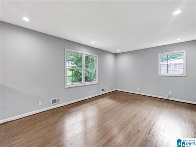 Building Photo - 3228 Mockingbird Ln