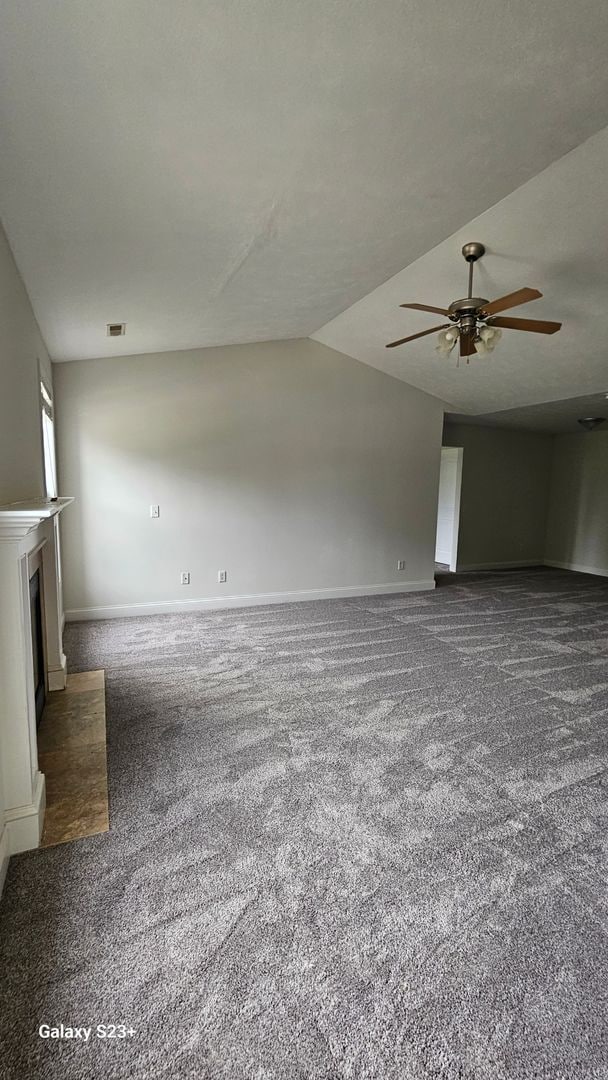Building Photo - Move in Special!