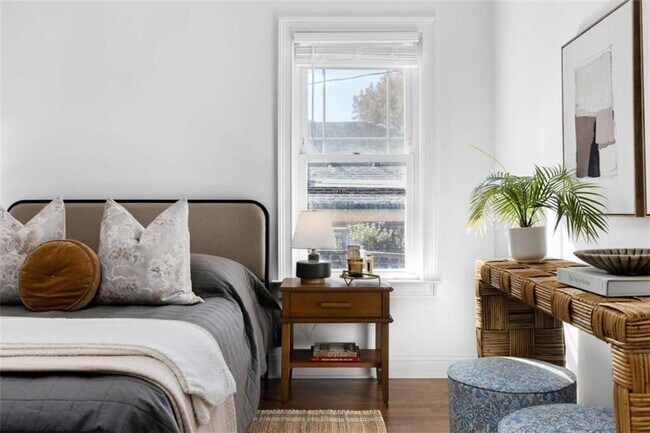 Building Photo - 987 Alloway Pl SE