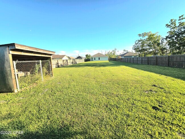 Building Photo - 3225 10 Acre Rd