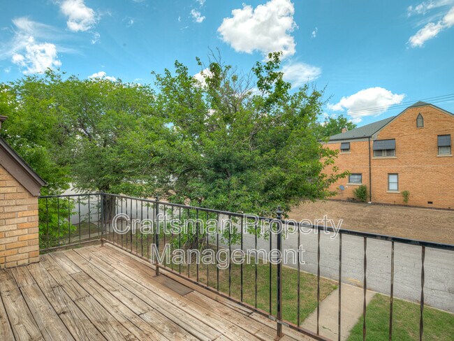 Building Photo - 2301 N Florida Ave