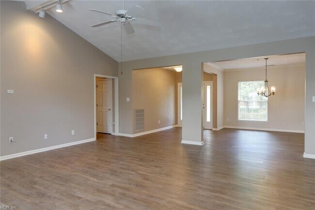 Building Photo - 2337 Upper Greens Pl