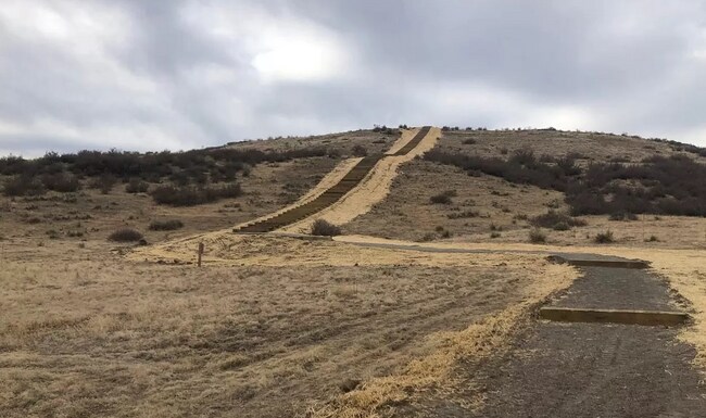 Building Photo - 11960 Meadowood Ln