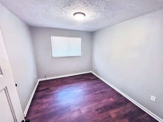 Building Photo - Lovely 3-Bedroom Home: Comfort and Conveni...