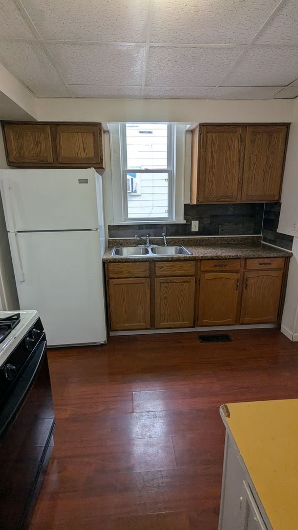 Building Photo - Charming 3-bedroom, 1-bathroom home locate...