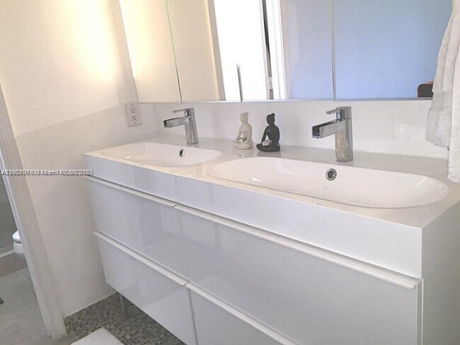 Building Photo - 1654 Salerno Cir