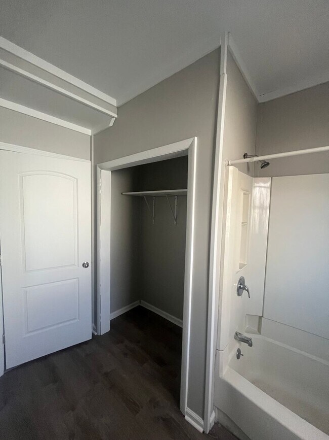 Building Photo - 8 Morgan St