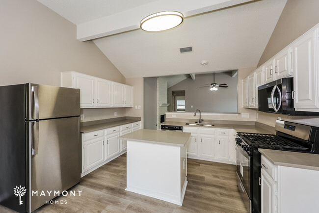 Building Photo - 3 Bedroom in Cedar Hill, TX