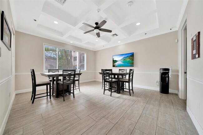 Building Photo - 2005 SE 10th Ave