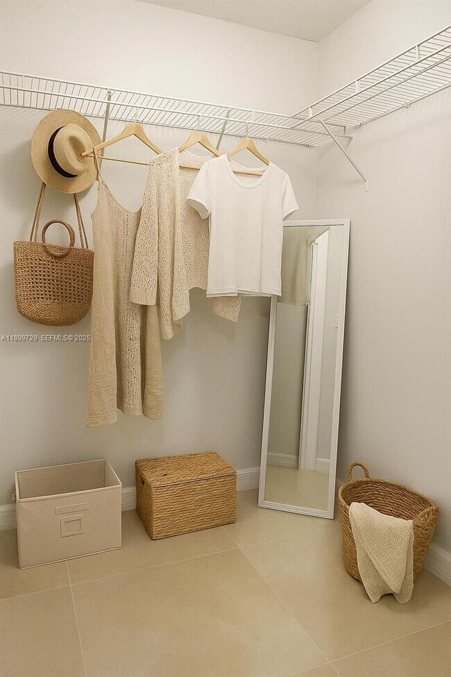 Building Photo - 1270 SE 28th Ct