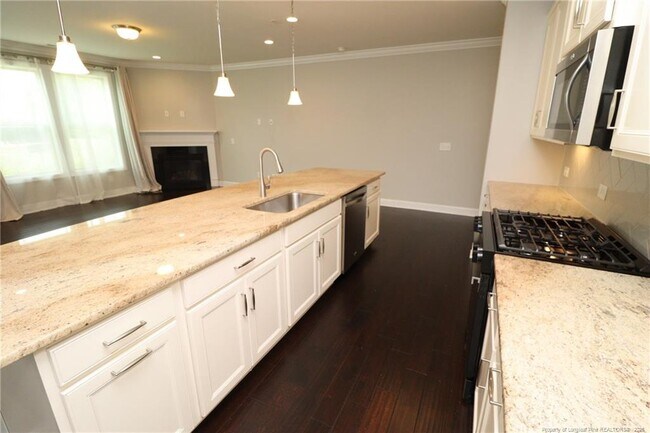 Building Photo - 410 Boscawen Ln