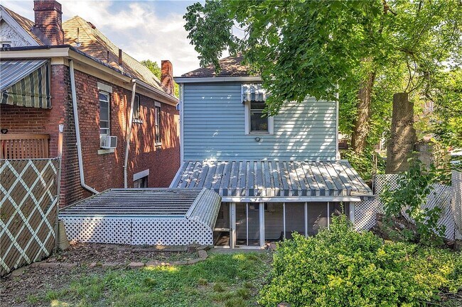 Building Photo - 204 Johnston Ave