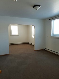 Interior Photo - 421 University Ave W