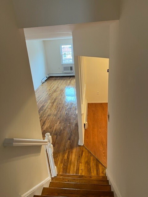 Building Photo - 1172 E 73rd St