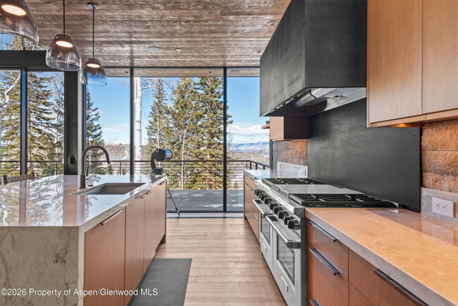 Building Photo - 99 Forest Ln