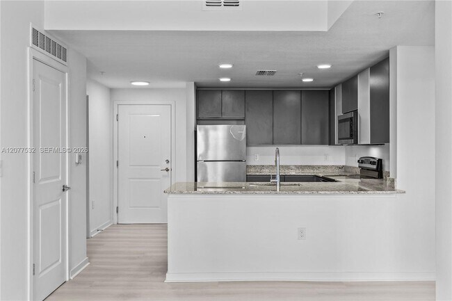 Building Photo - 5579 Millennia Park Dr