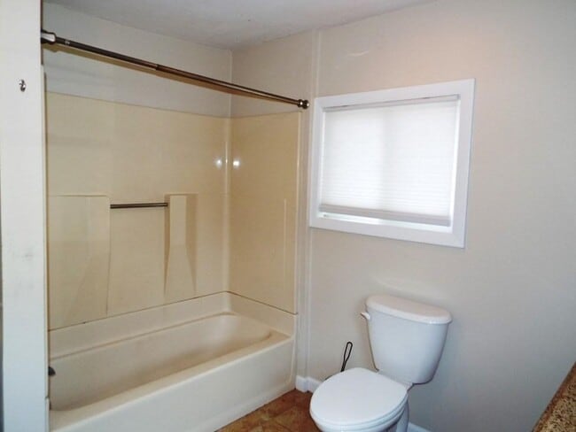 Building Photo - 60 Alpine Pl