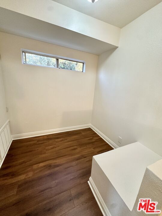 Building Photo - 6620 Hazeltine Ave