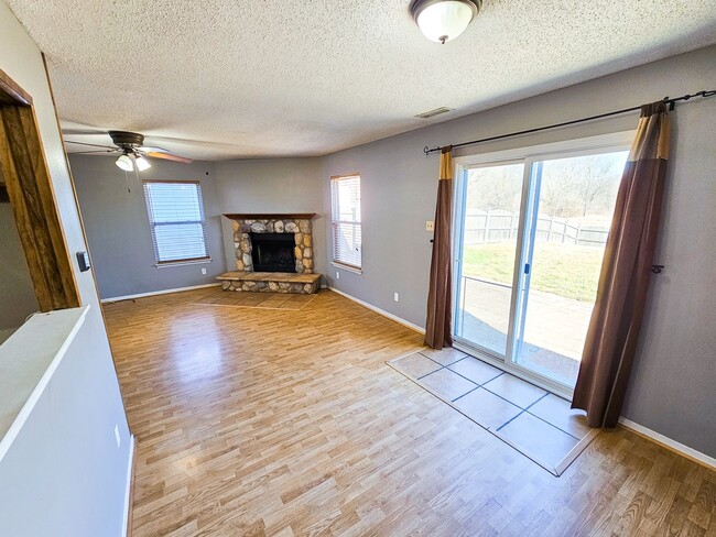 Building Photo - 2221 Collins Way