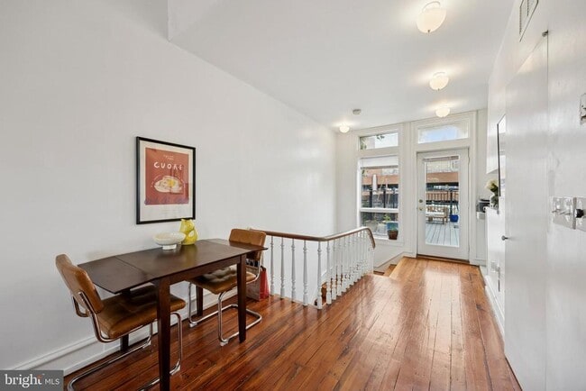 Building Photo - 1731 Bainbridge St