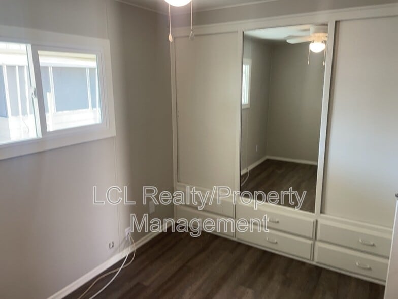 Building Photo - 650 San Jose Dr