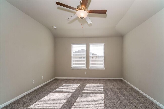 Building Photo - 405 Osier Pass