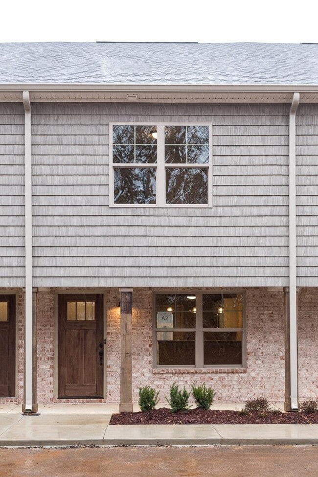 Building Photo - 2506 E Main St