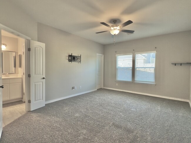 Building Photo - 13877 Paseo Perlas Dr