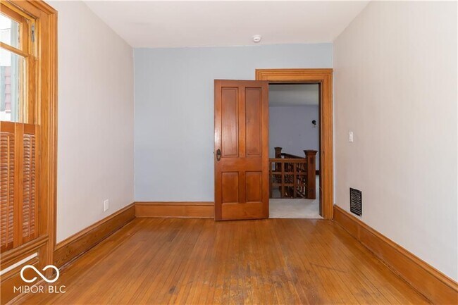 Building Photo - 404 N State St